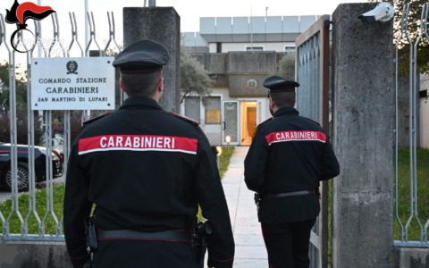 Non solo pedinamenti e minacce: era così ossessionato dall’ex da aver messo una telecamera in casa sua e un GPS nell’auto