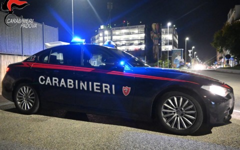 Derubato del telefono e colpito al volto, studente aggredito a Borgomagno
