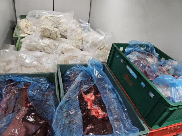 Sequestro di carne bovina trasportata senza refrigerazione a Padova