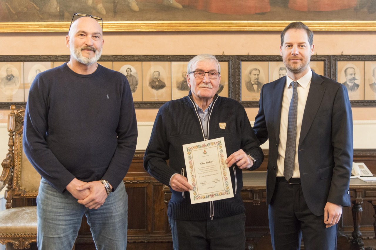 Riconoscimento civico a Padova: tassista salva un uomo dall’infarto, premiato in Comune