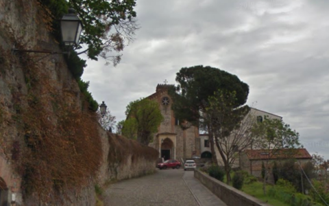 Il traffico scolastico e le auto pesanti mettono a rischio le mura medievali di Monselice