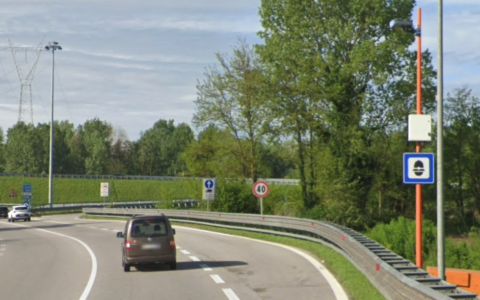 Autovelox tranciato sulla Postumia a Fontaniva, “Fleximan” è tornato?