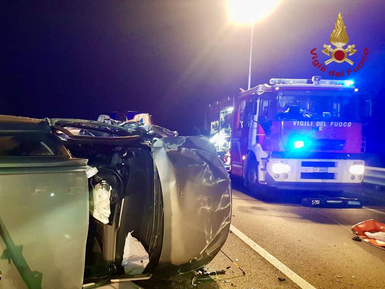 Scontro tra due auto a Campodarsego, una si ribalta: due feriti