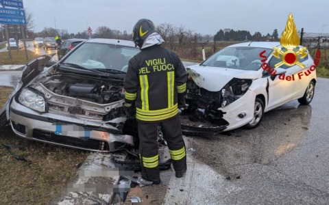 Frontale tra due auto a Vigodarzere: ci sono tre feriti