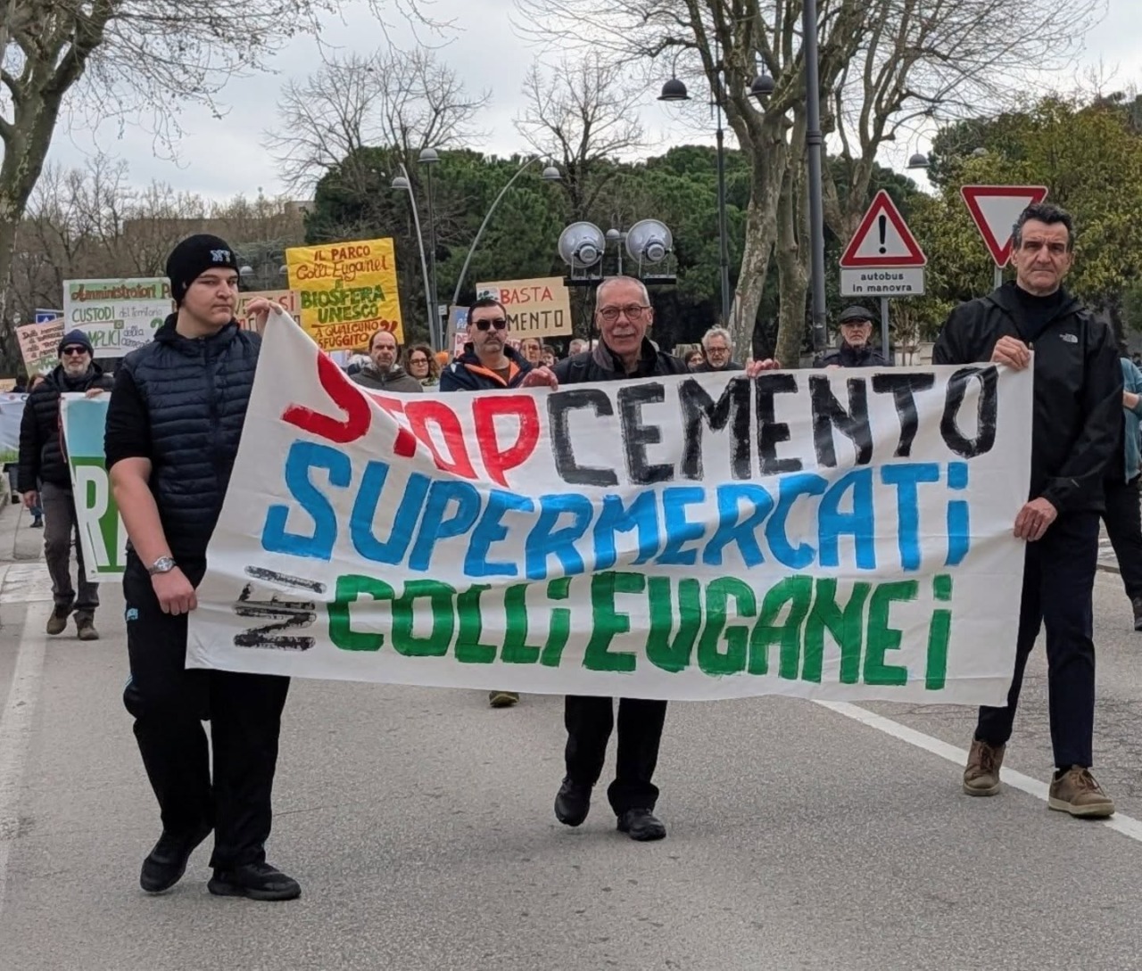 Monselice, no al maxi-supermercato da 6mila metri quadri: in 500 alla passeggiata di protesta