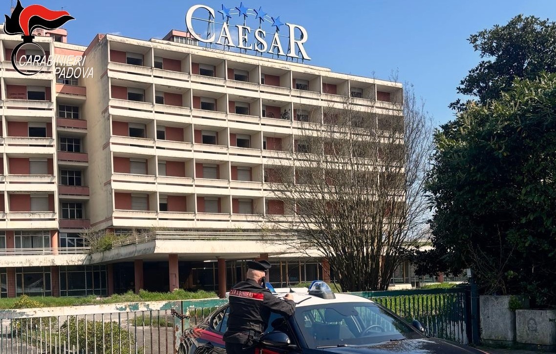 Occupazione abusiva nell’ex hotel Caesar a Montegrotto Terme: denunciati in cinque