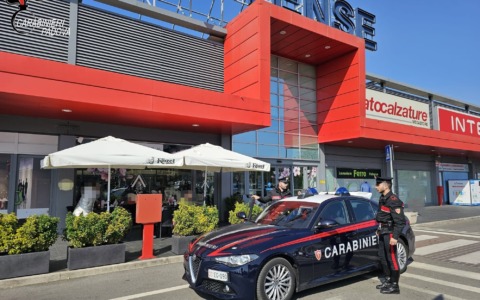 Furto nella gioielleria “Orofino” a Este: banditi fuggiti in auto