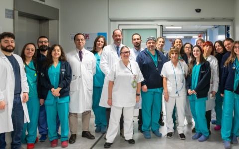 Rimossa prima costa con tecnica robotica: a Padova intervento innovativo contro sindrome stretto toracico