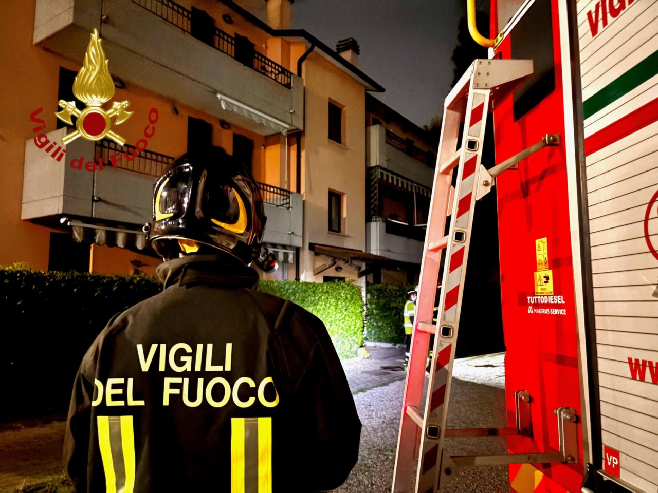 Fuga di gas in un condominio: evacuate 17 persone